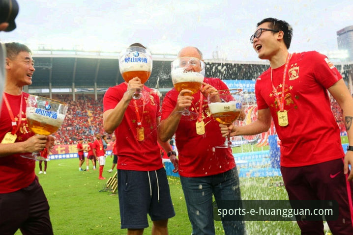 皇冠国际官方平台活动 球星场外小插曲,如何通过皇冠国际官方平台获取第一手体育资讯?